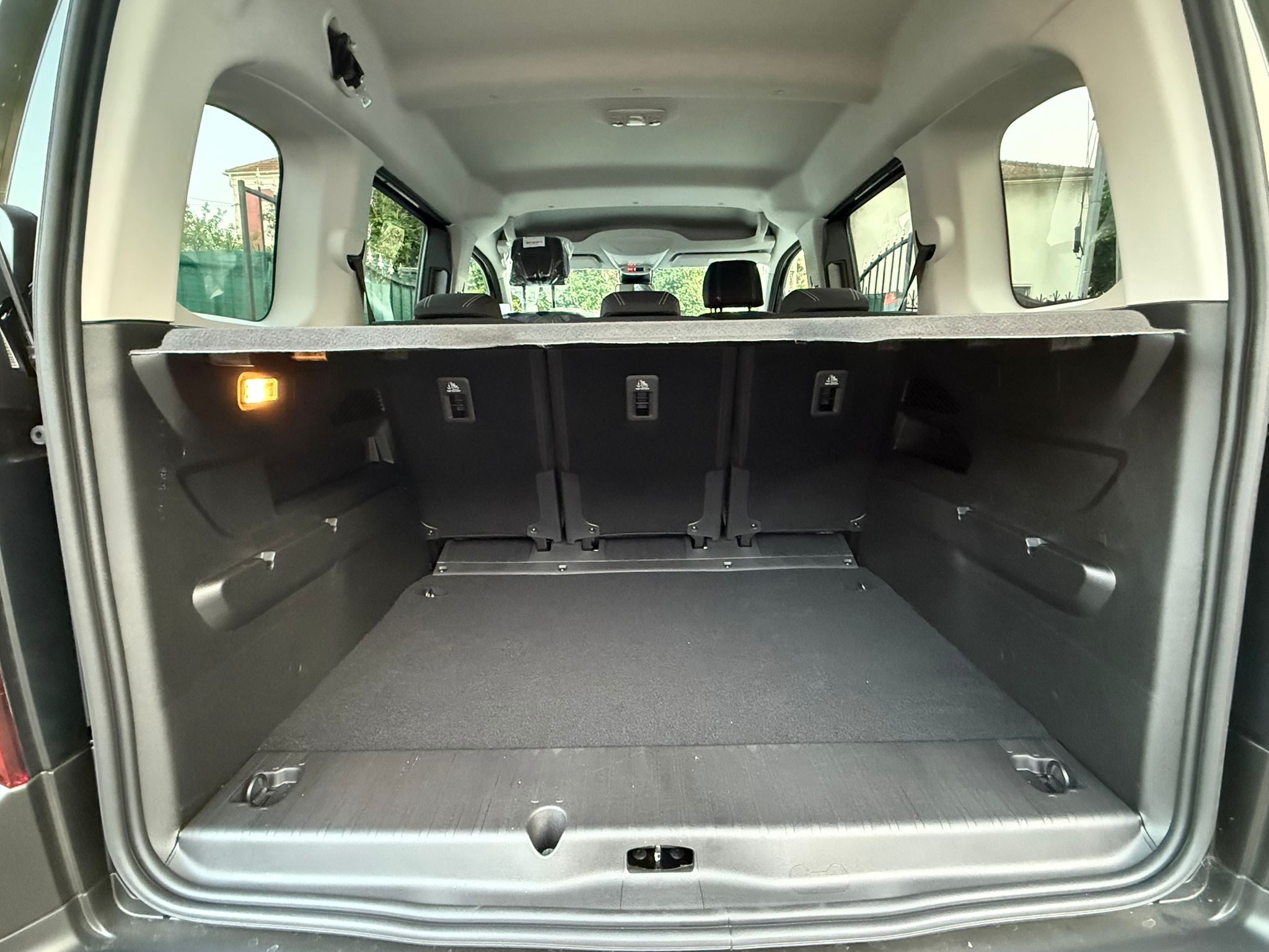 PEUGEOT RIFTER ALLURE