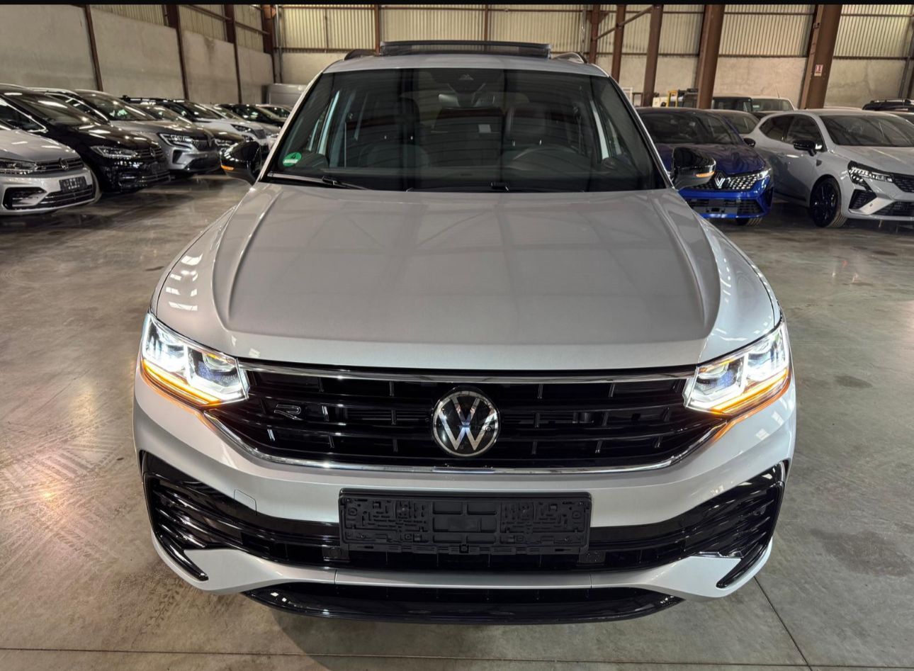 VOLKSWAGEN TIGUAN R-LINE