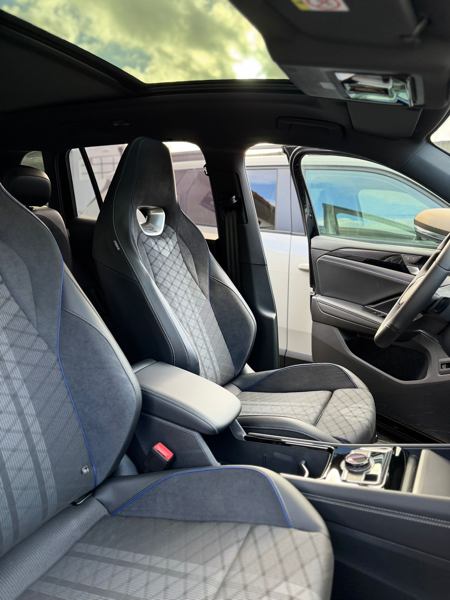 VOLSVAGEN TIGUAN R-LINE