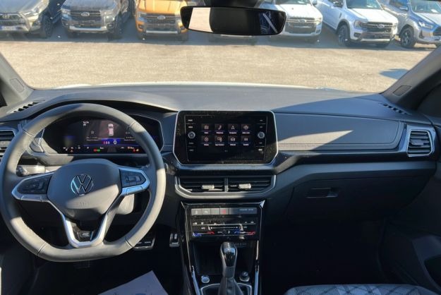 VOLKSWAGEN T-CROSS R-LINE