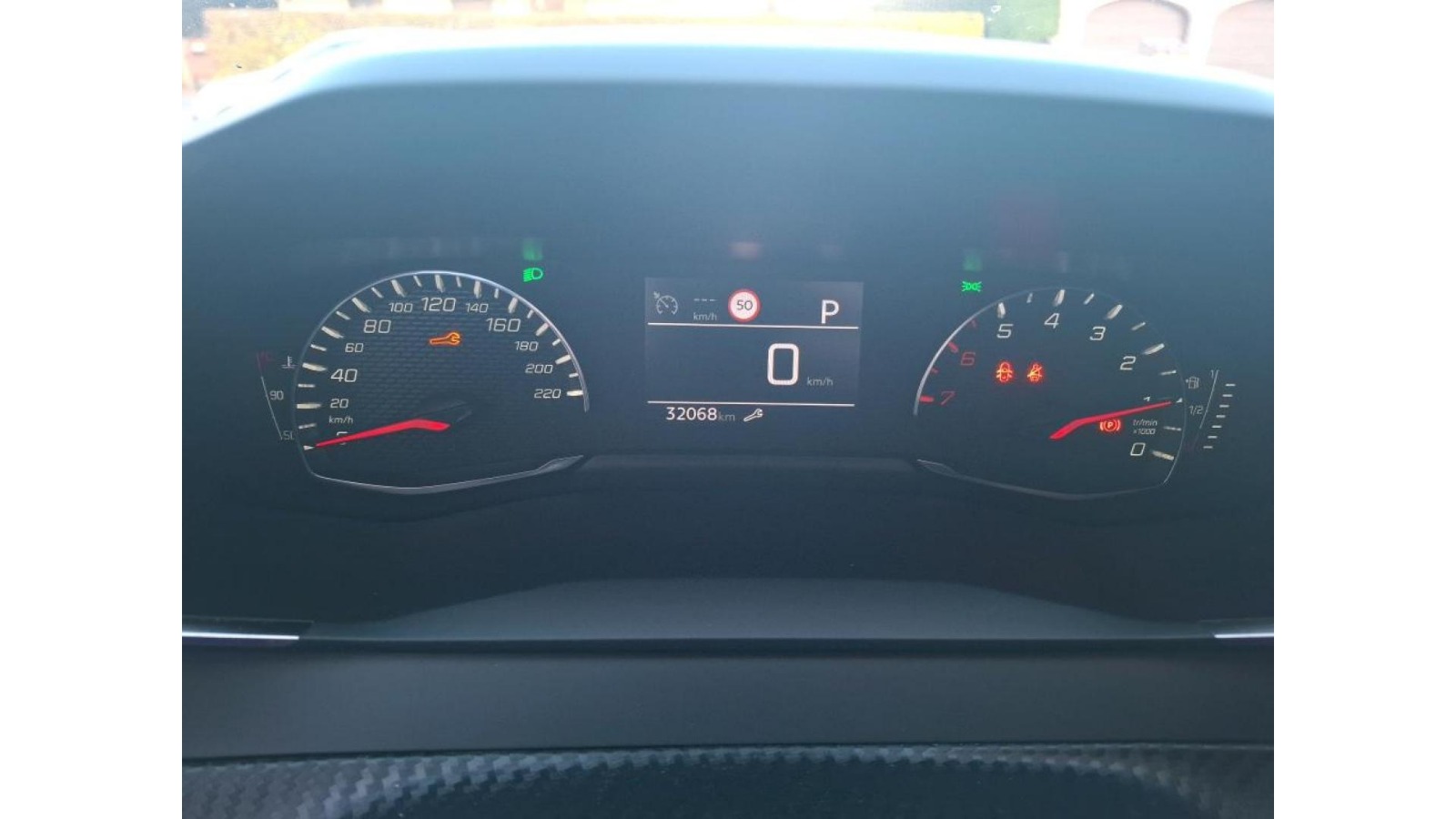 PEUGEOT 208  EAT8 STYLE