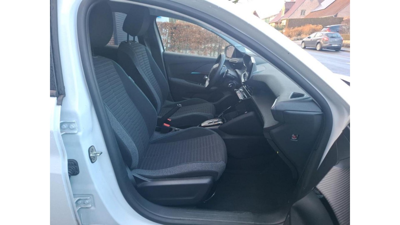 PEUGEOT 208  EAT8 STYLE