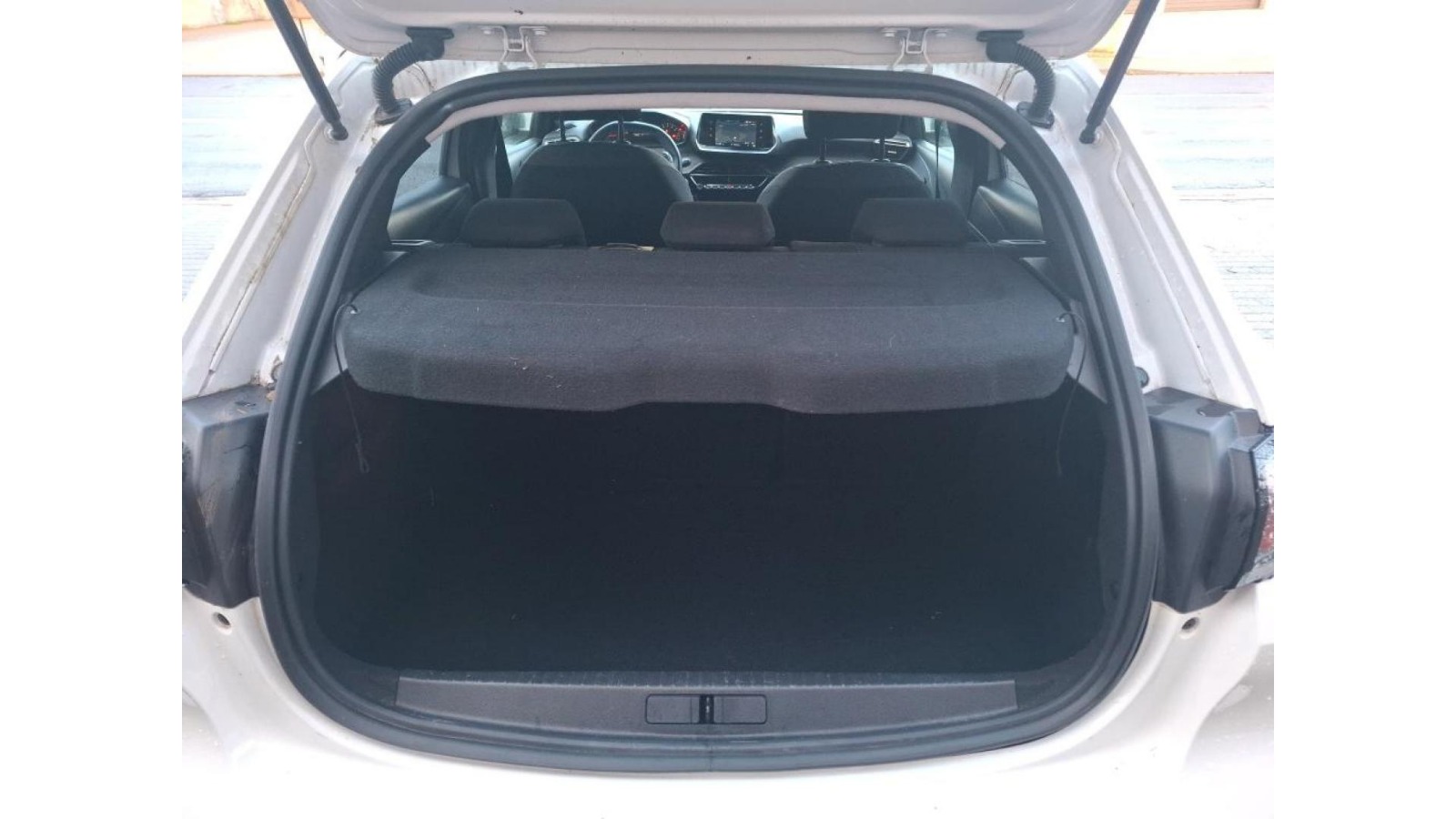 PEUGEOT 208  EAT8 STYLE