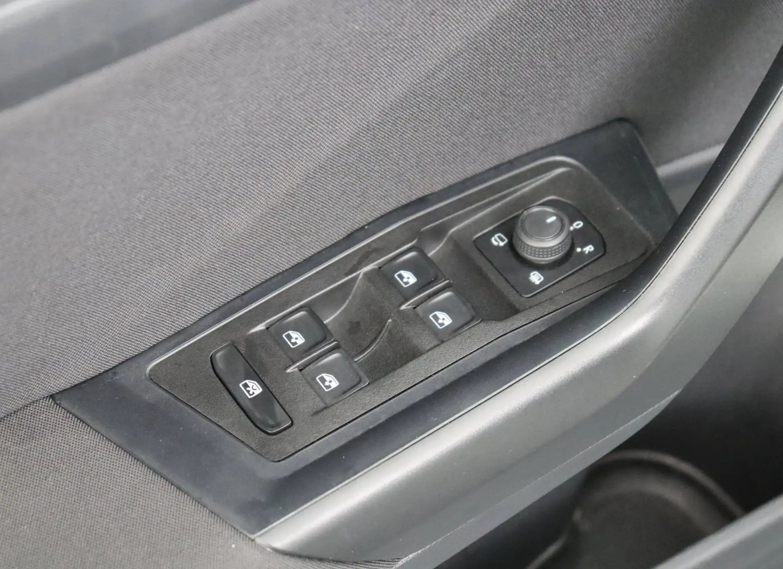 VOLKSWAGEN T-ROC LIFE PLUS