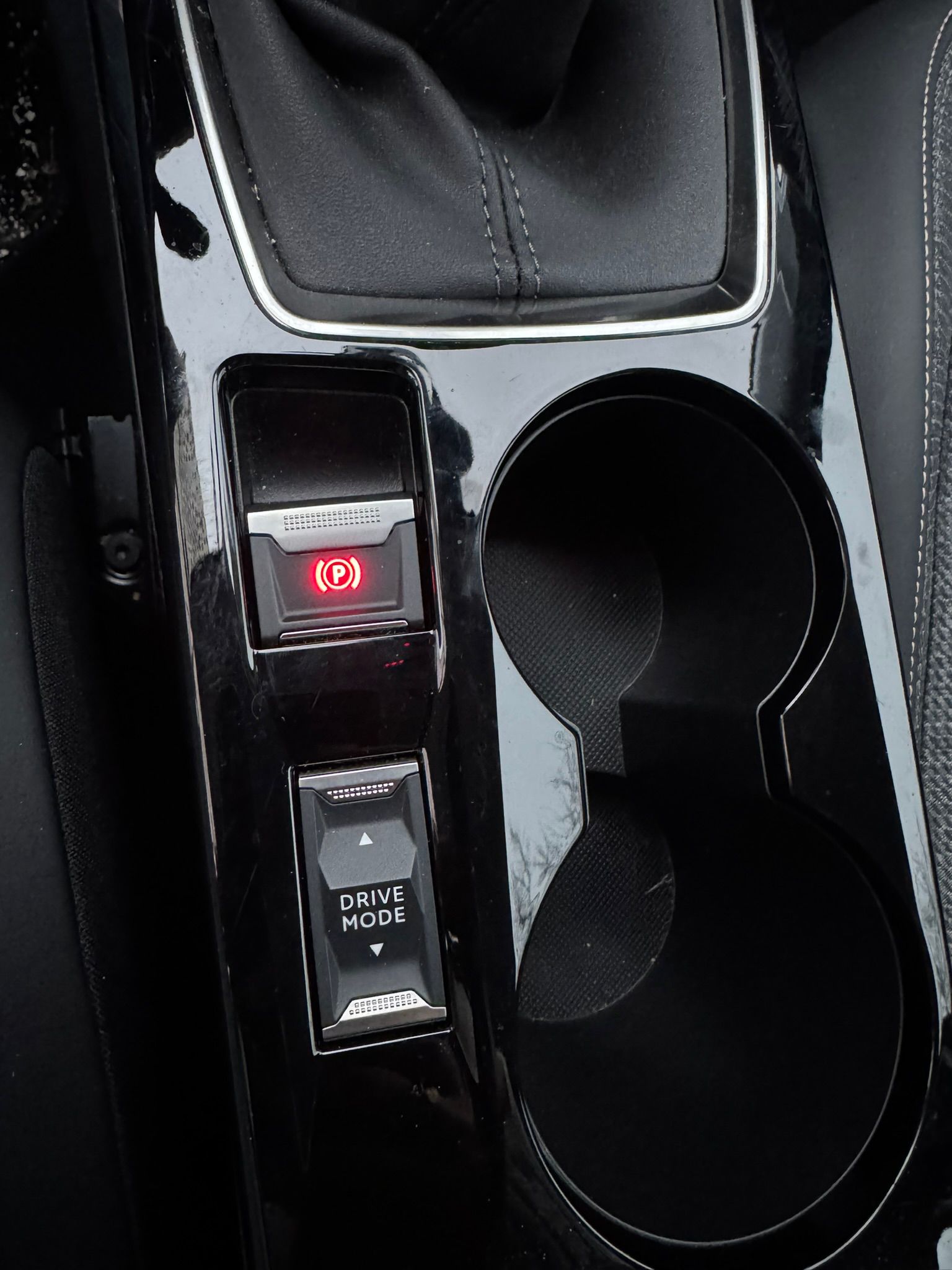 PEUGEOT 208 ALLURE