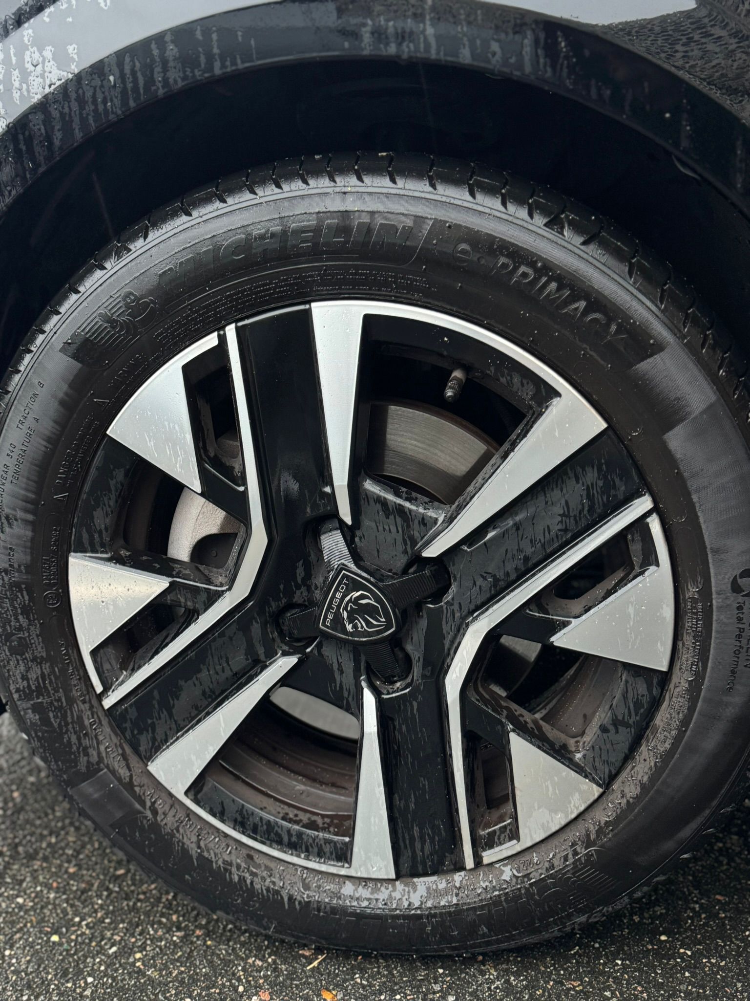 PEUGEOT 208 ALLURE