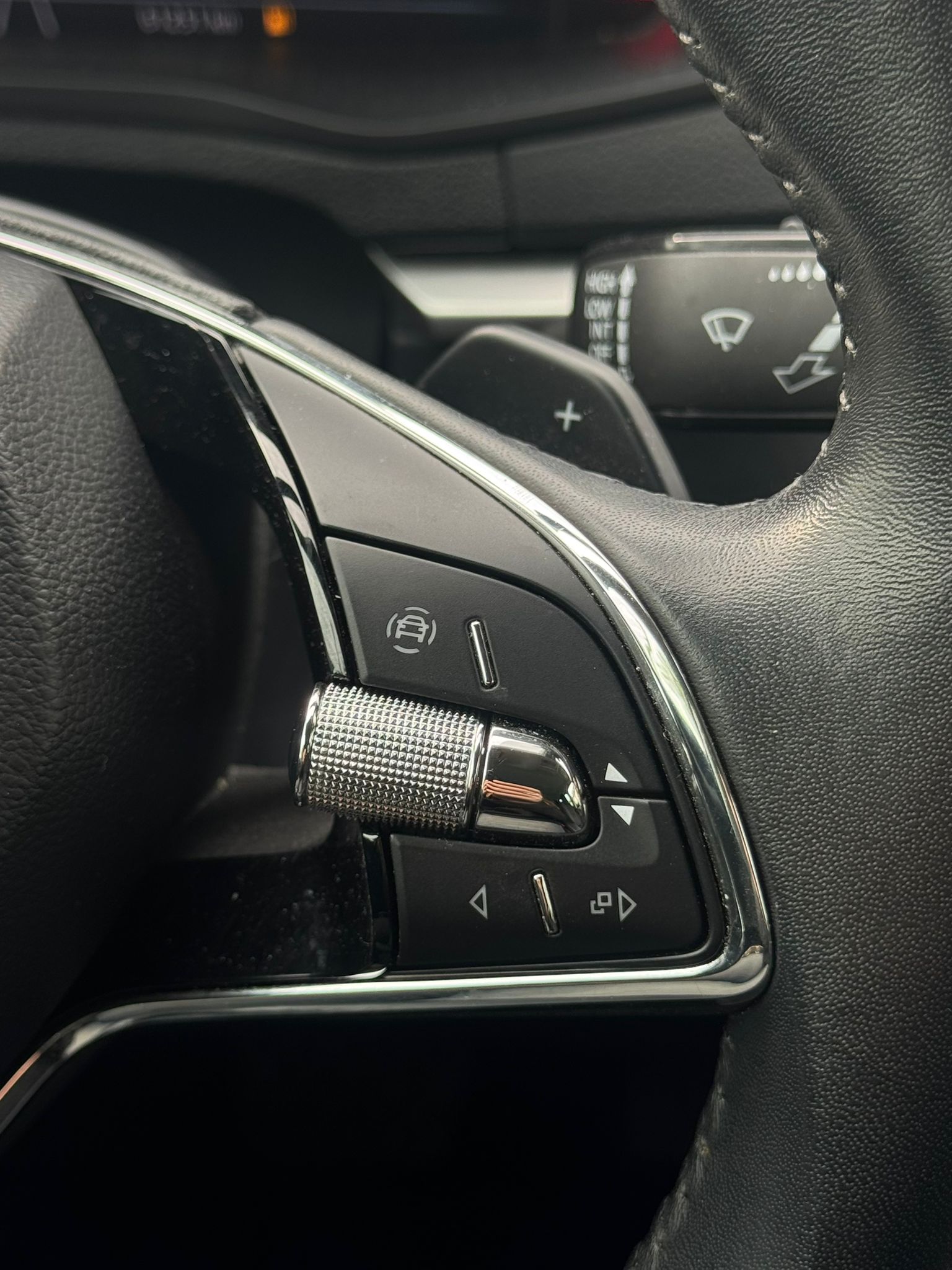 SKODA KAROQ AMBITION