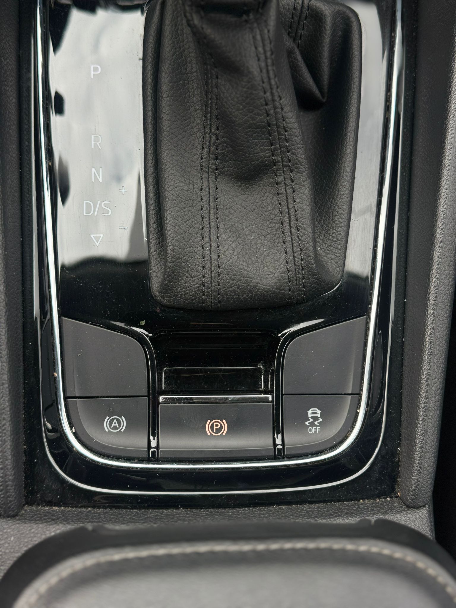 SKODA KAROQ AMBITION