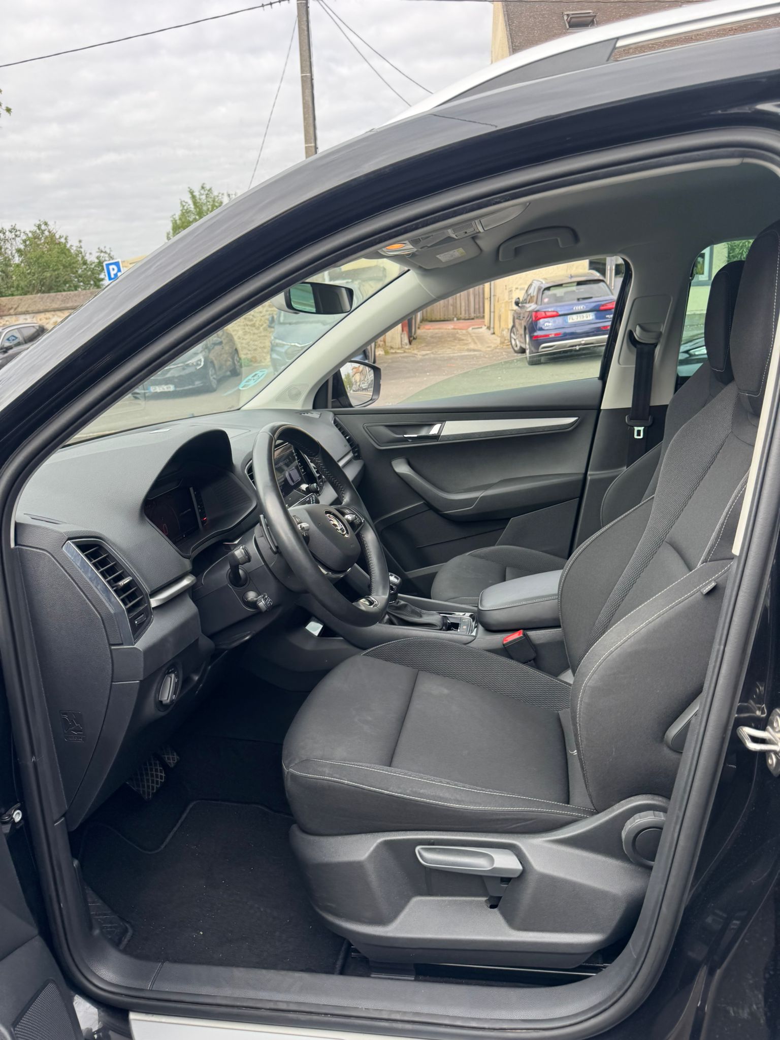 SKODA KAROQ AMBITION