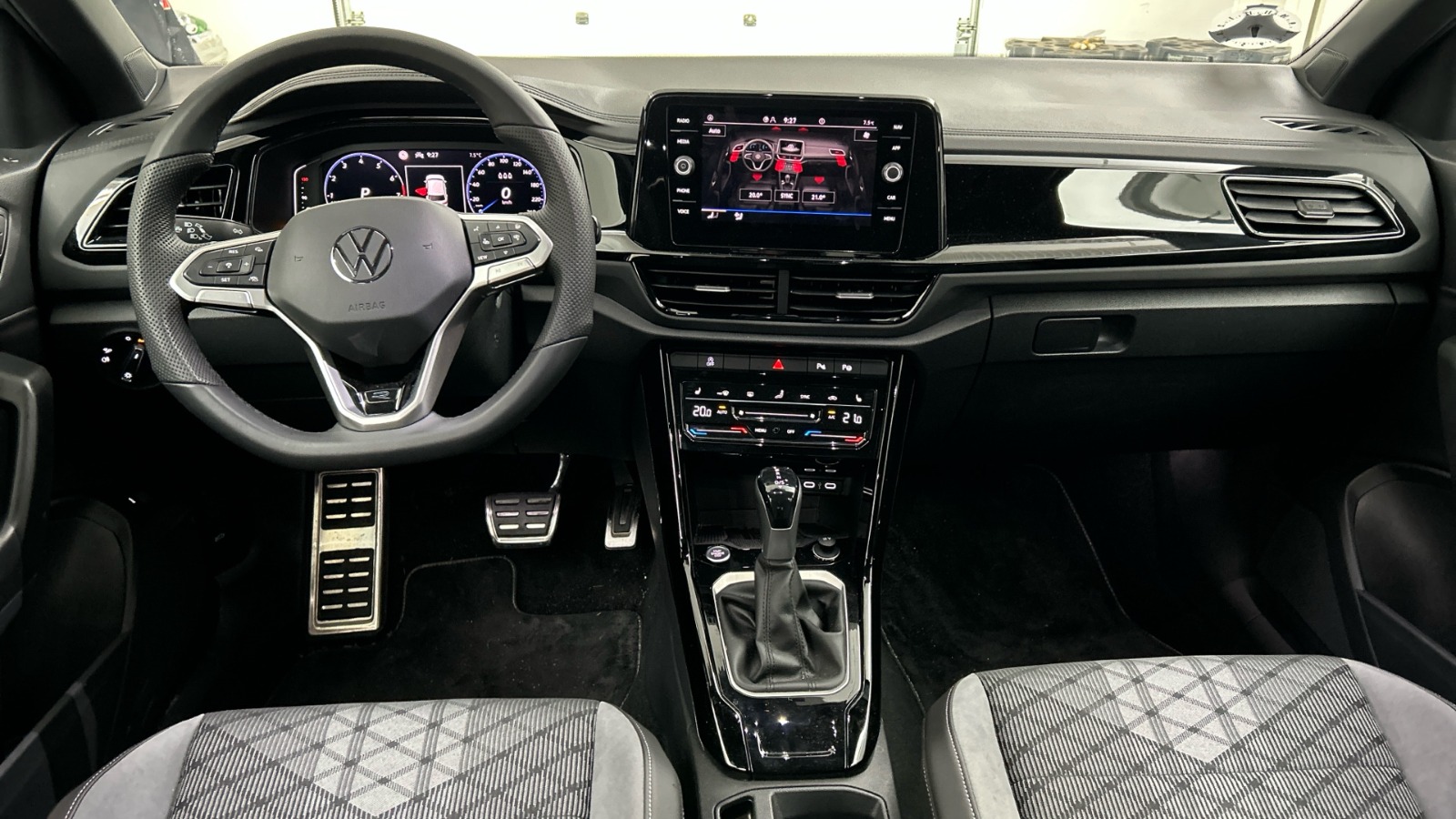 VOLKSWAGEN T-ROC R-LINE