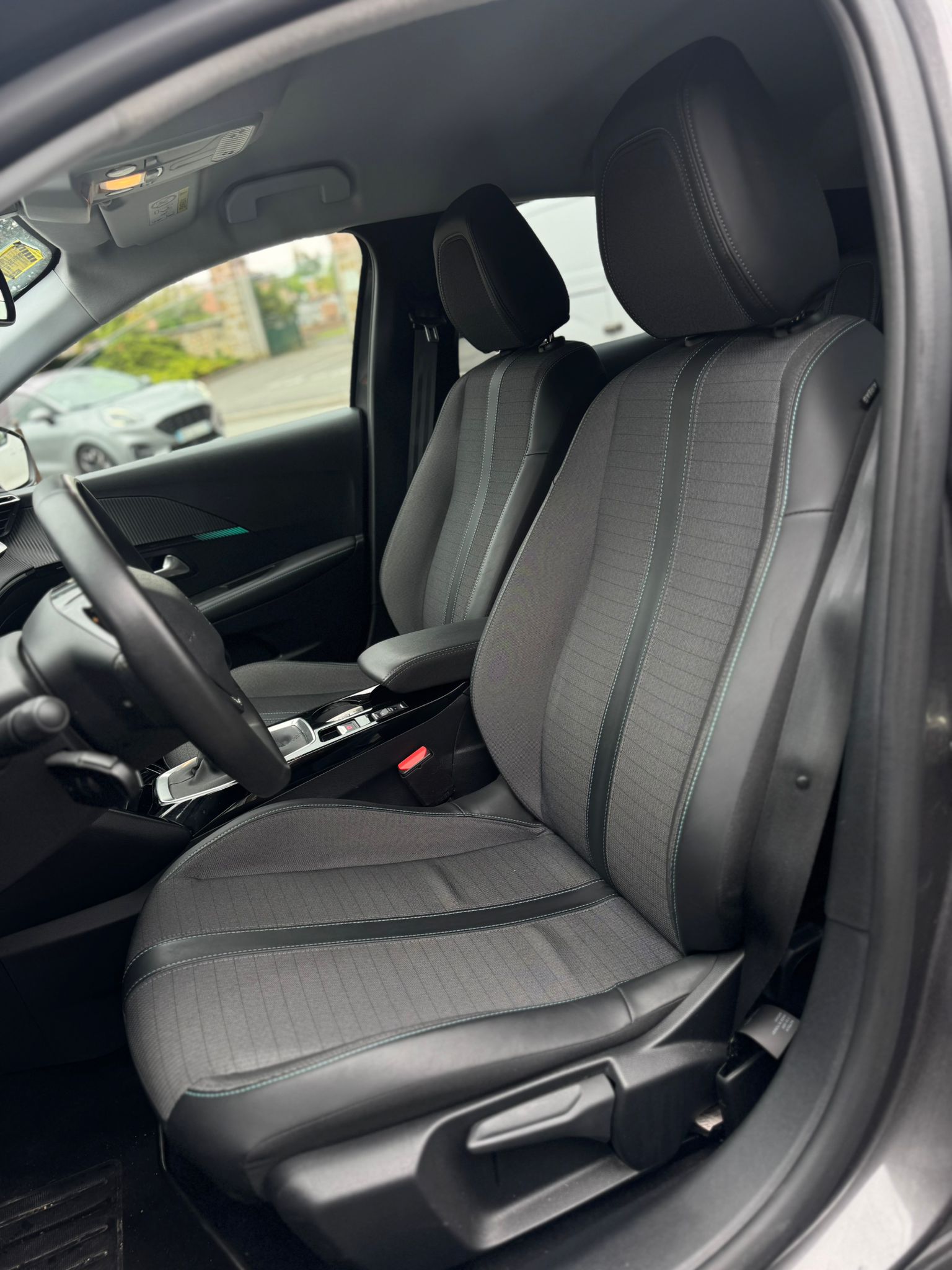 PEUGEOT 208 ALLURE PACK