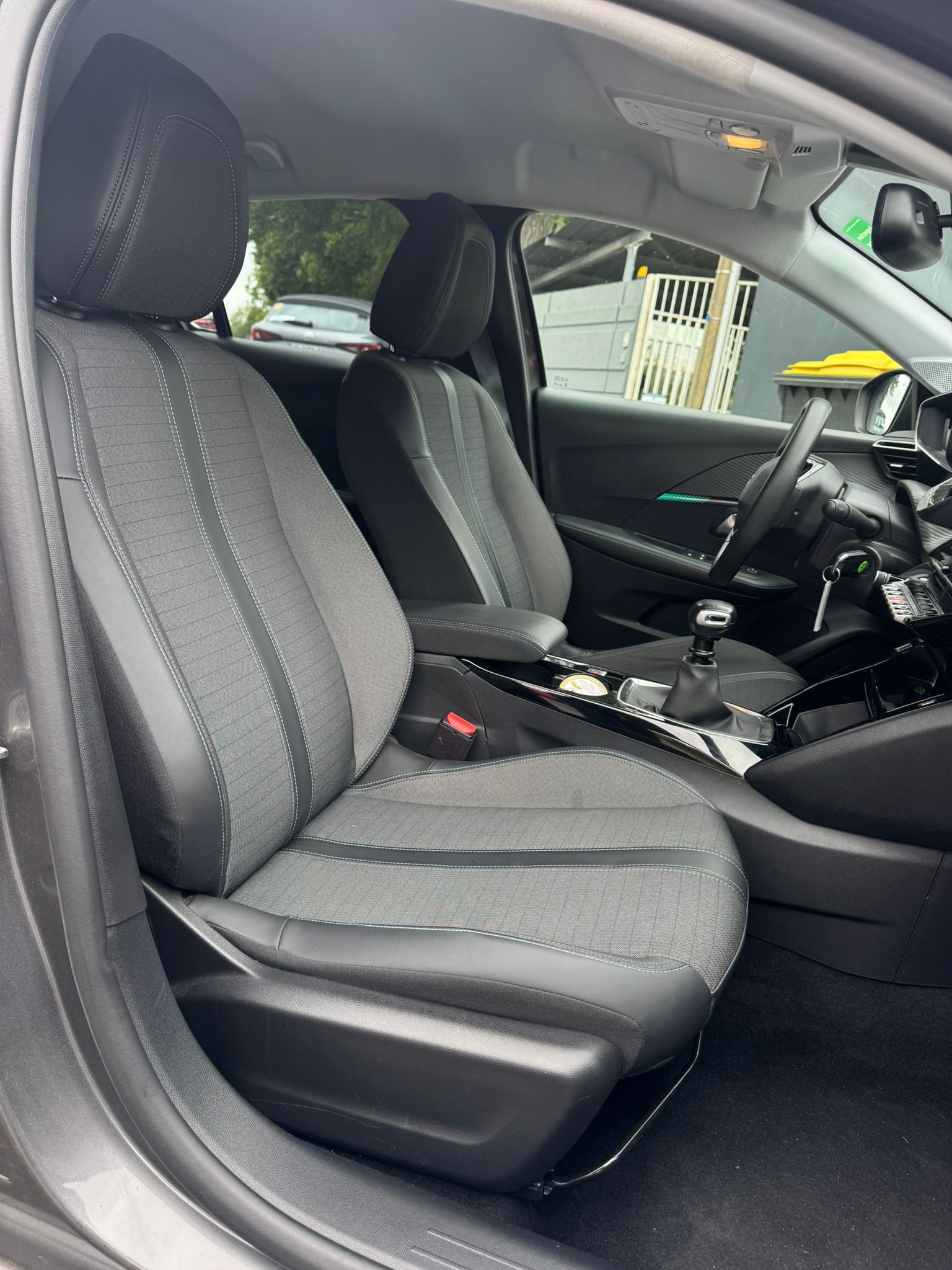 PEUGEOT 208 ALLURE PACK
