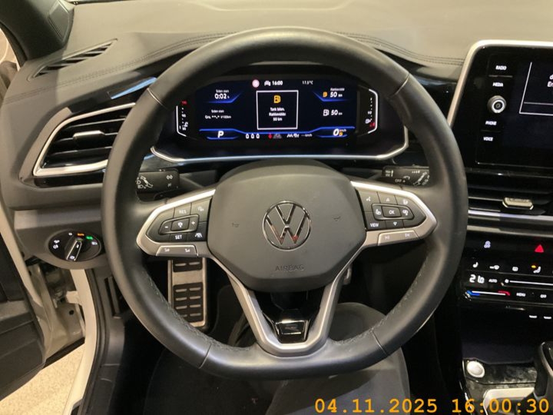 VOLKSWAGEN T-ROC R-LINE