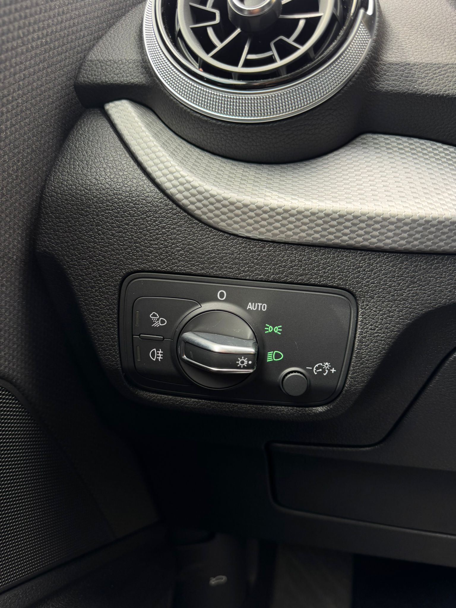 AUDI Q2 S LINE