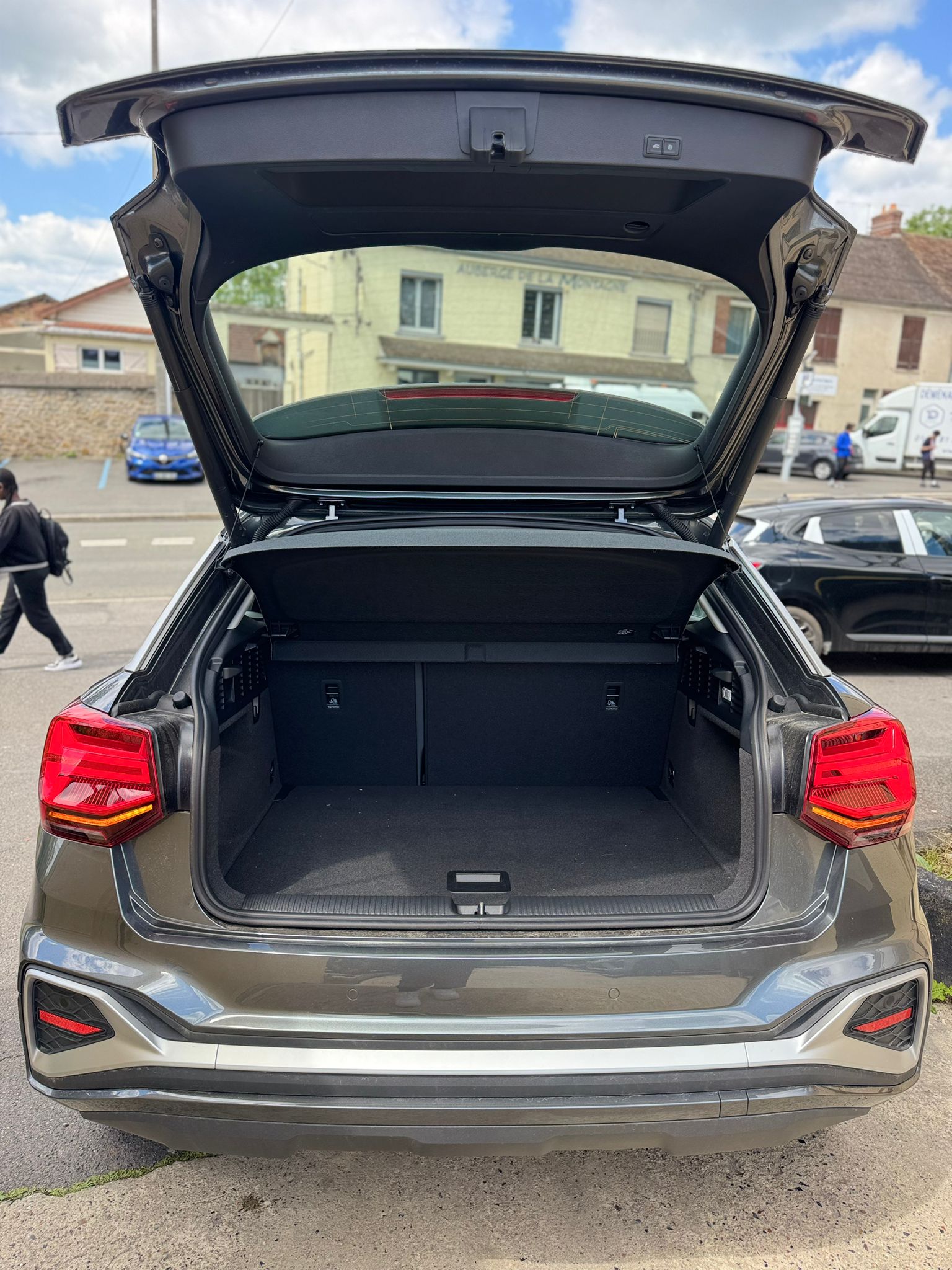 AUDI Q2 S LINE