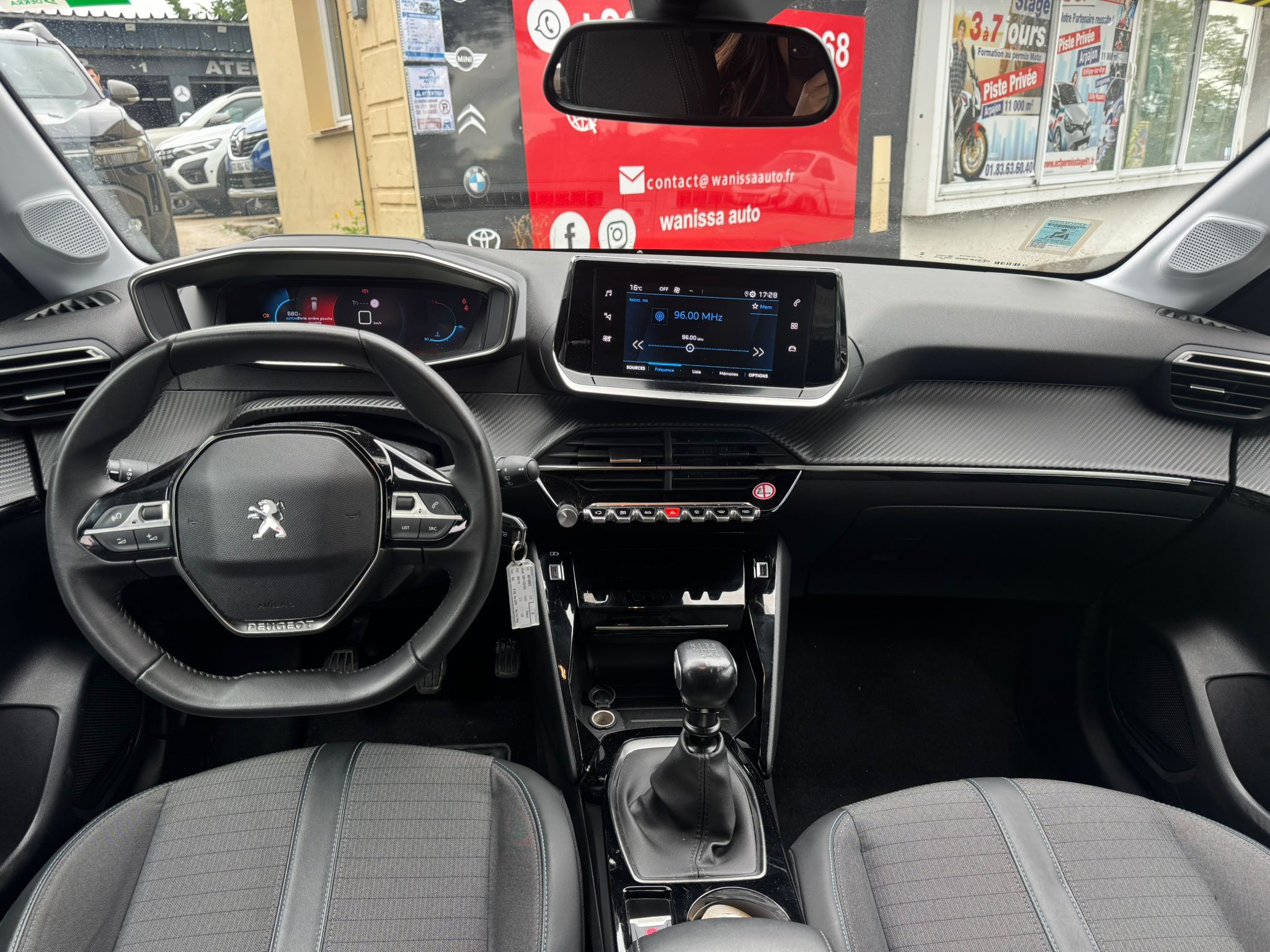 PEUGEOT 208 ALLURE PACK