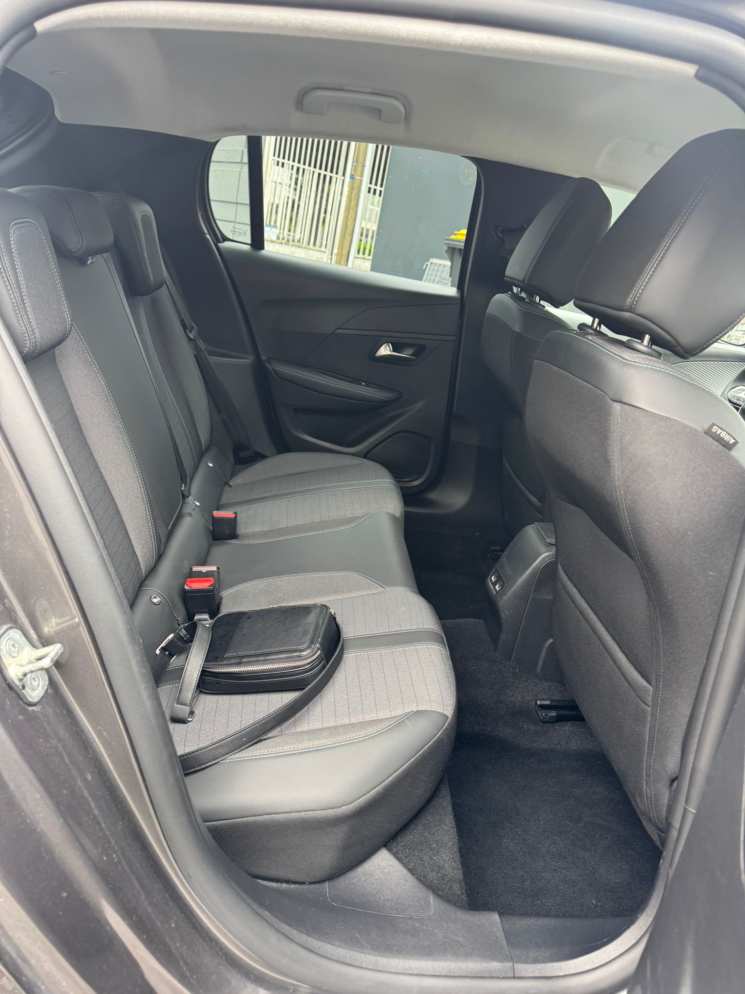 PEUGEOT 208 ALLURE PACK