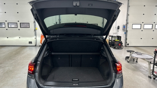 VOLKSWAGEN T-ROC R-LINE BLACK EDITION