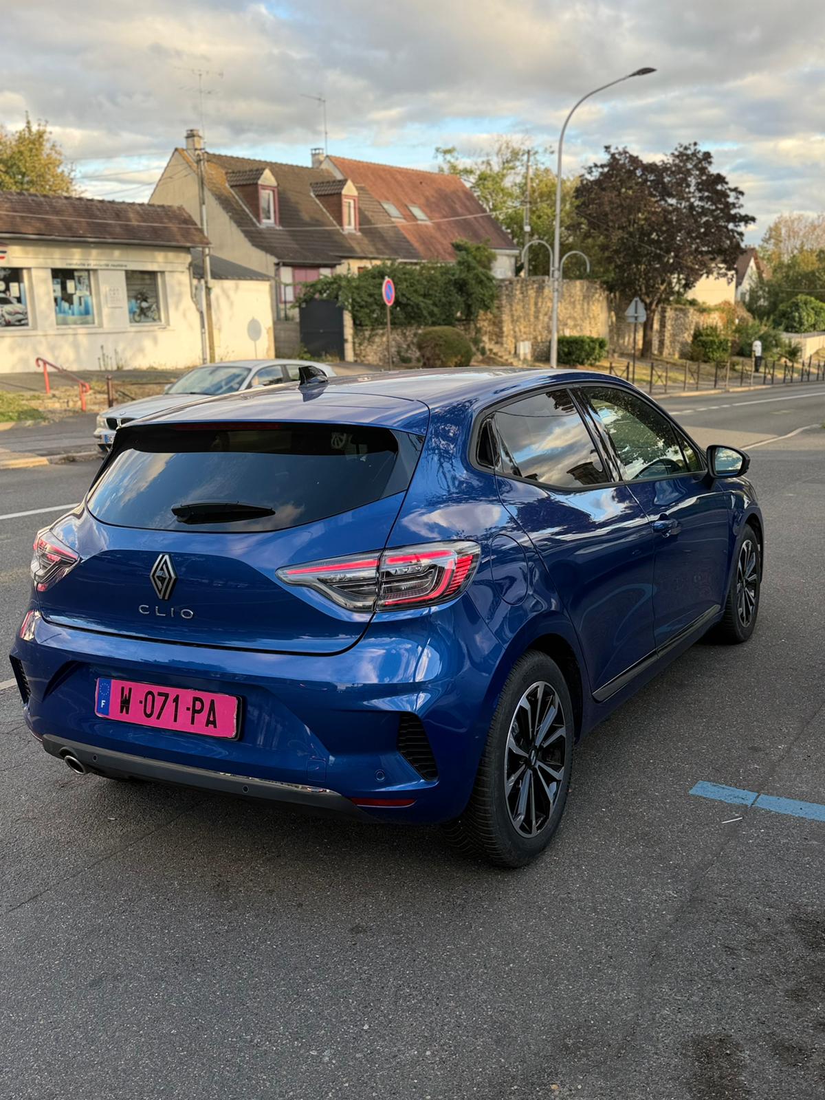 RENAULT CLIO V TECHNO