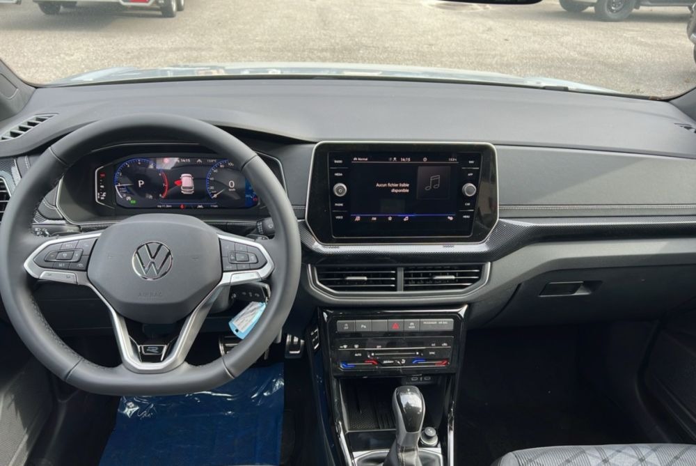 VOLKSWAGEN T-CROSS R-LINE