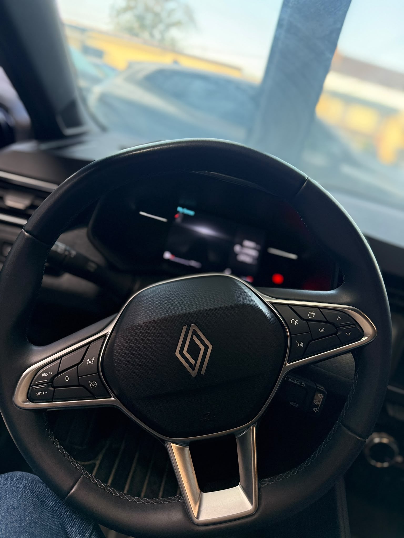 RENAULT CLIO V TECHNO