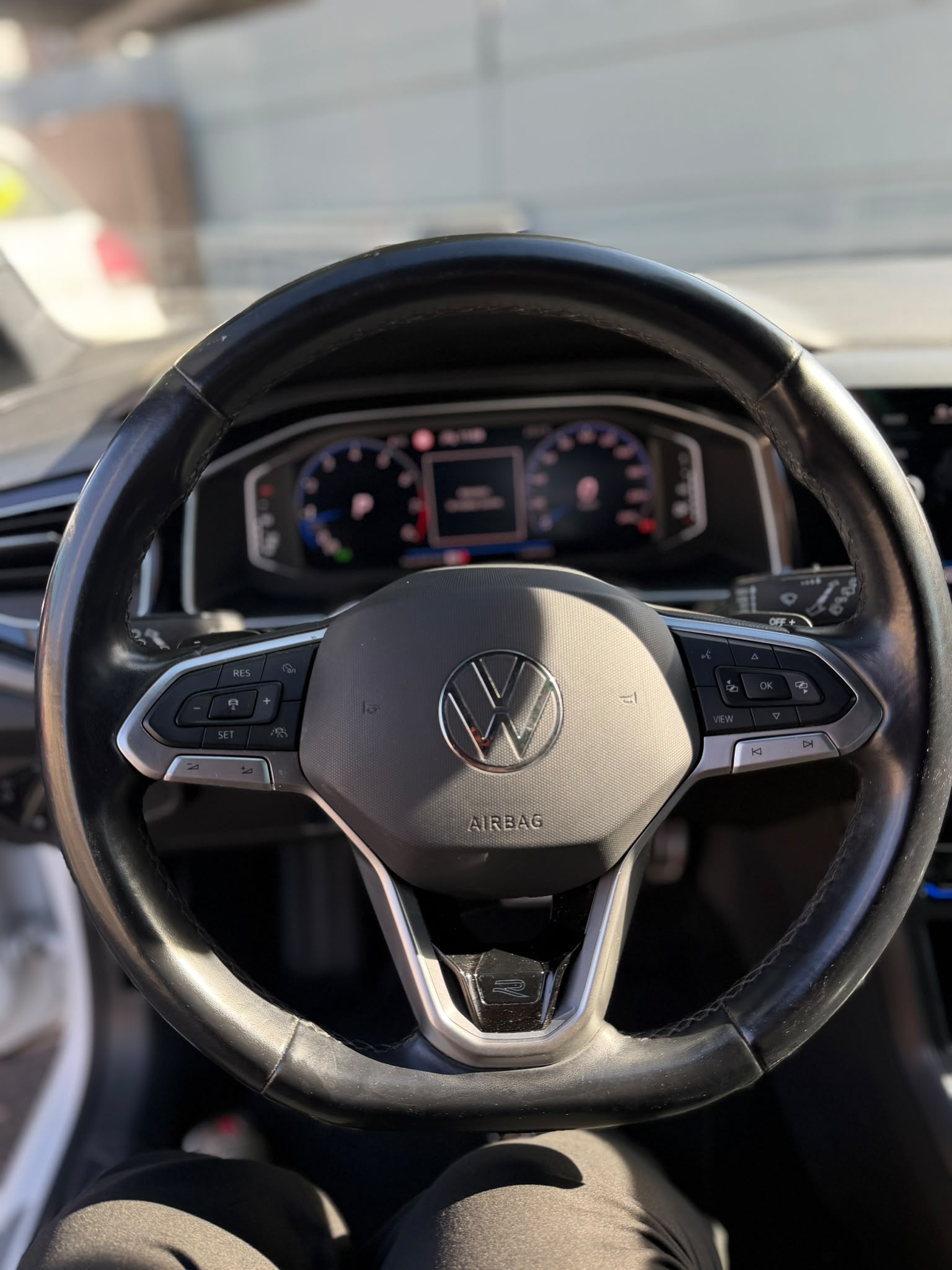 VOLKSWAGEN TAIGO R-LINE