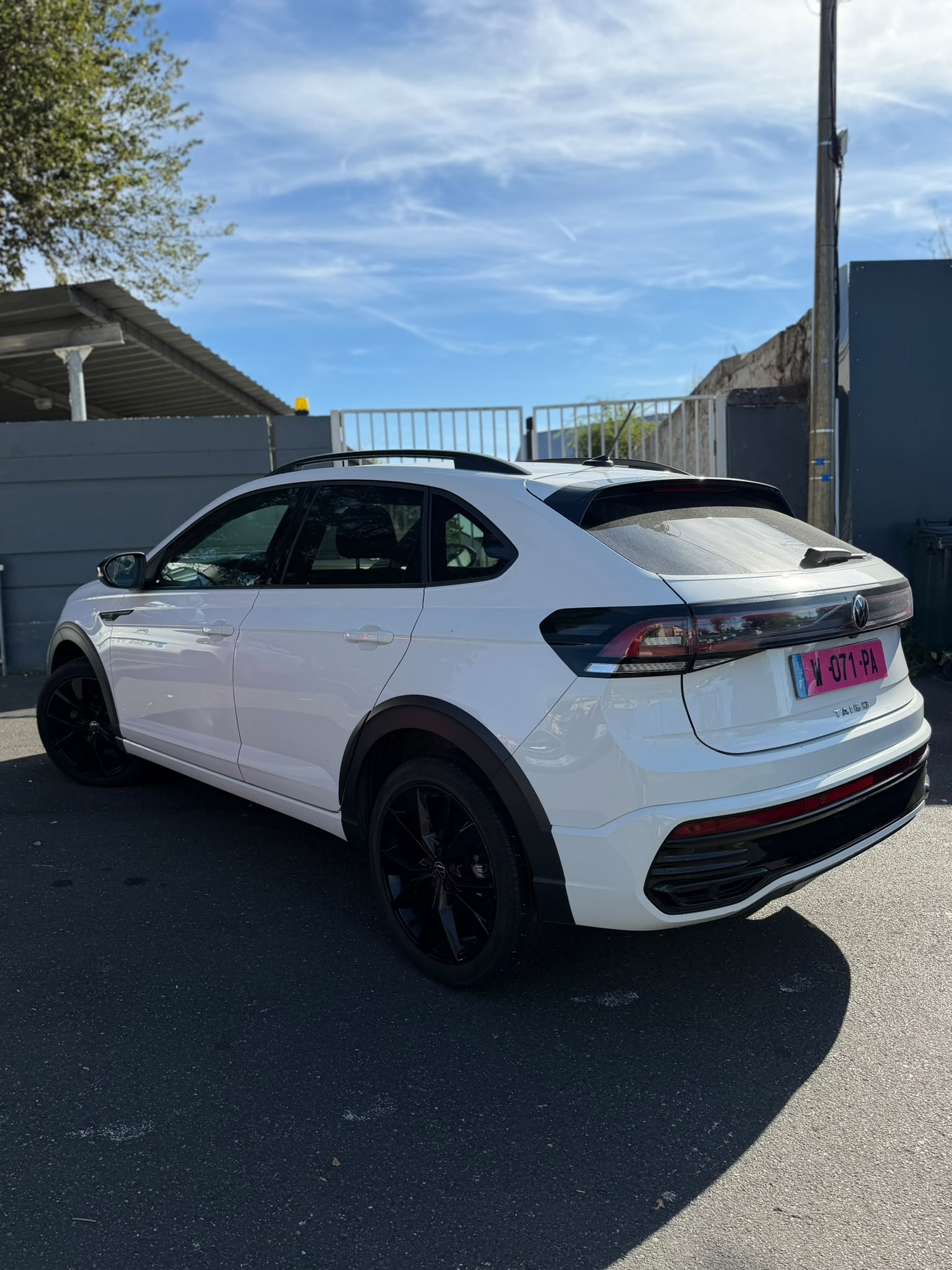 VOLKSWAGEN TAIGO R-LINE