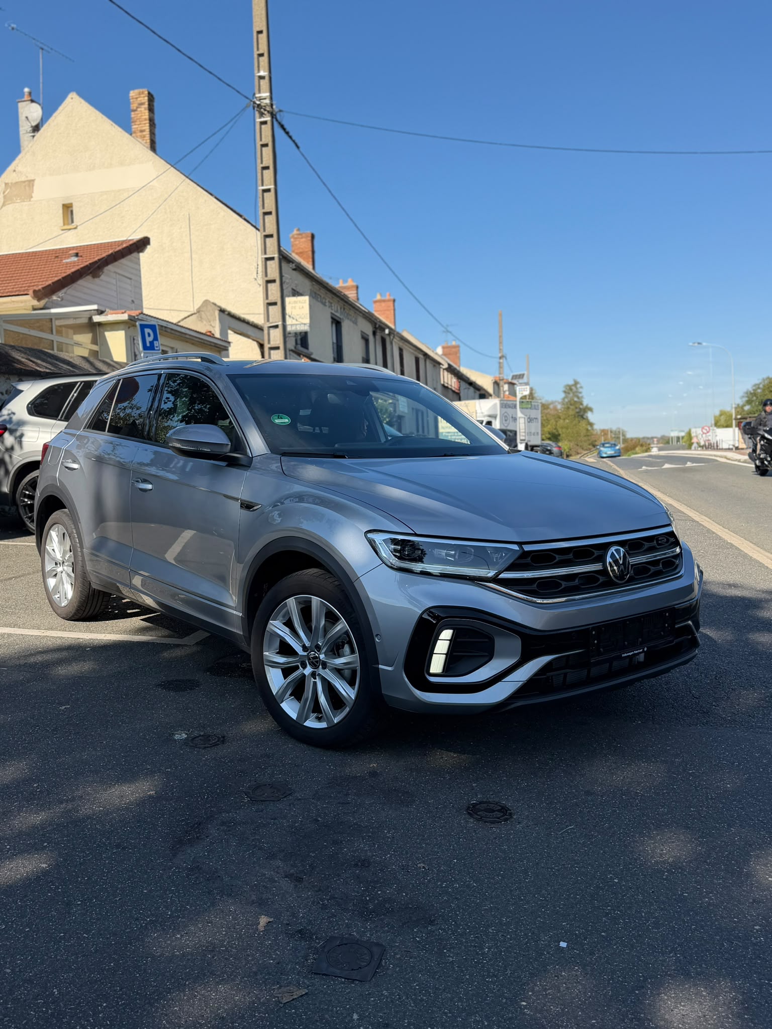 VOLKSWAGEN T-ROC R-LINE