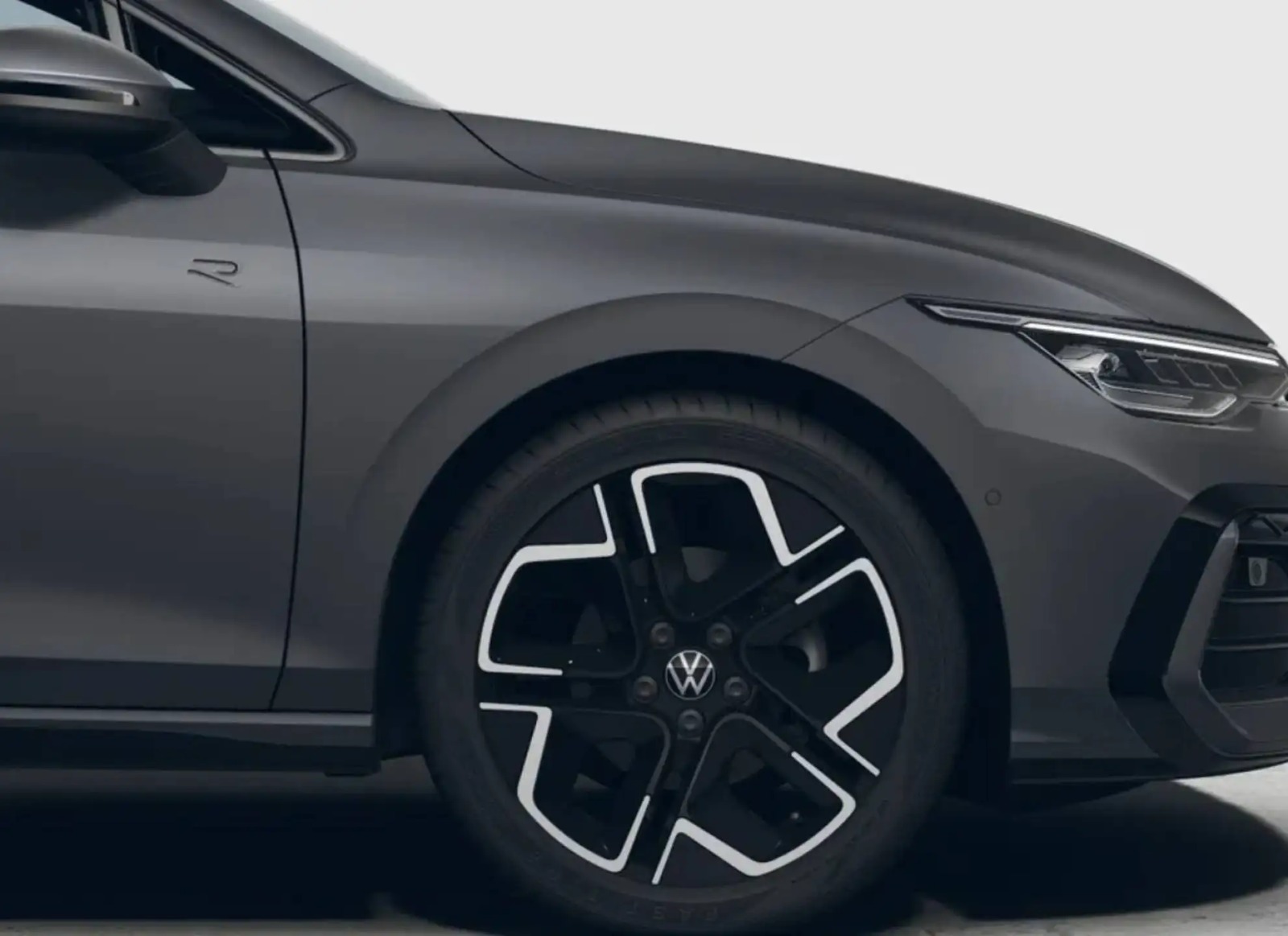 VOLKSWAGEN GOLF R-LINE EDITION