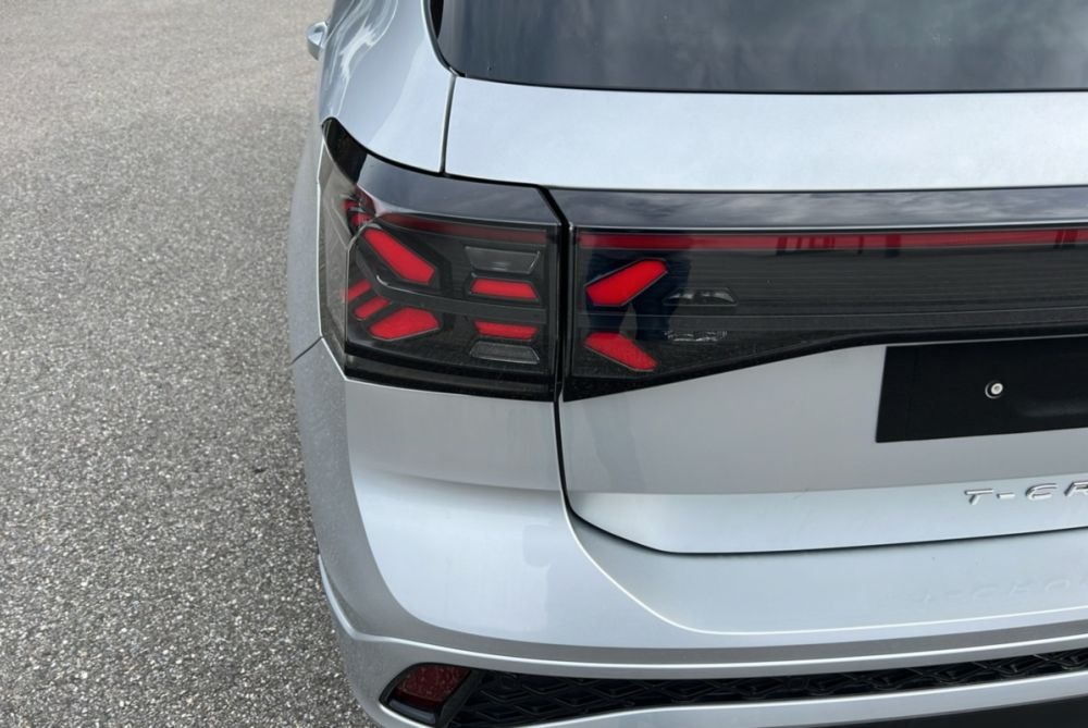 VOLKSWAGEN T-CROSS R-LINE