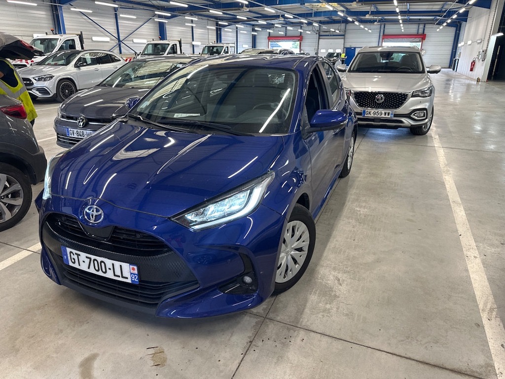 TOYOTA YARIS DYNAMIC BUSINESS