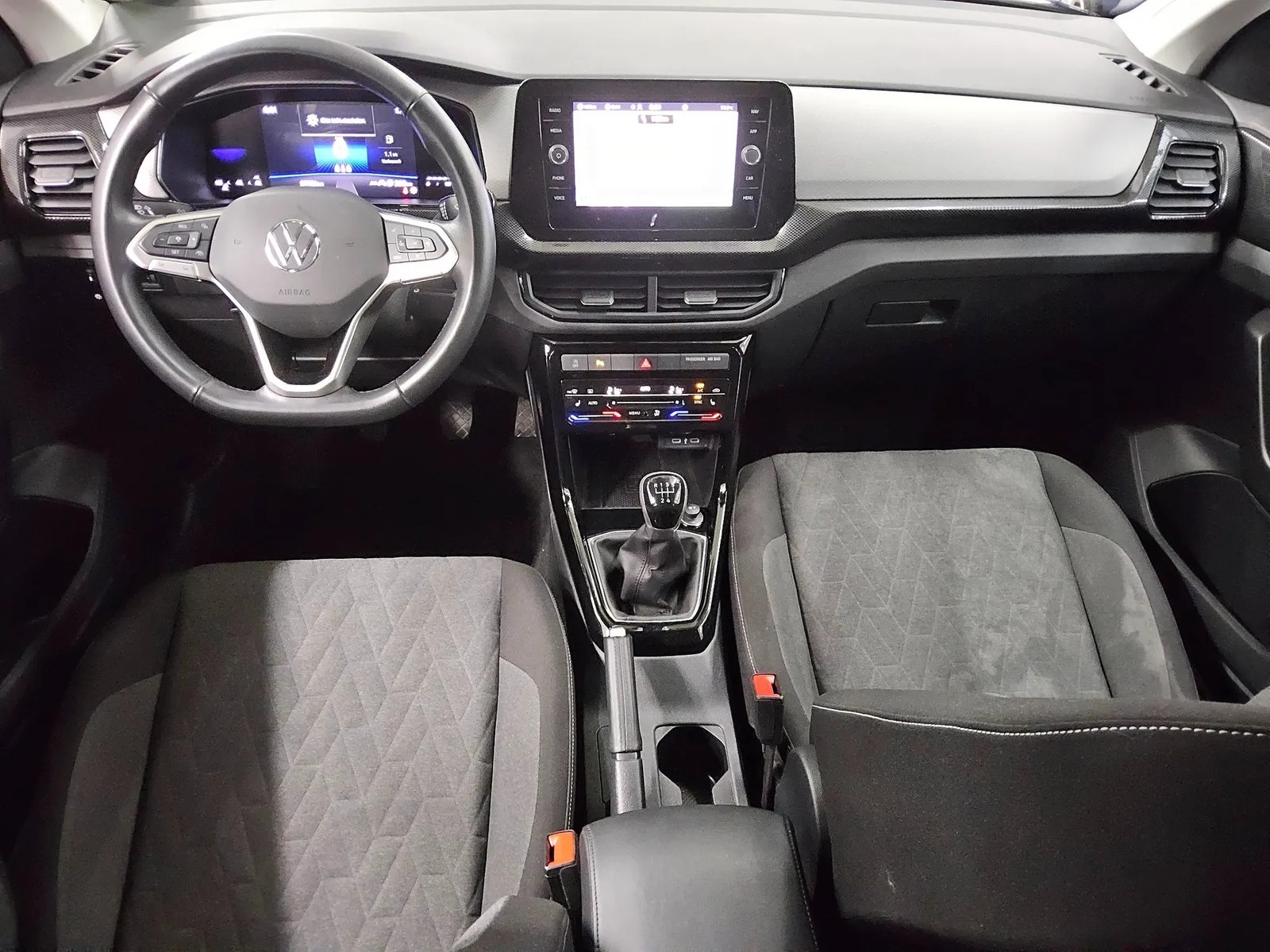VOLKSWAGEN T-CROSS LIFE
