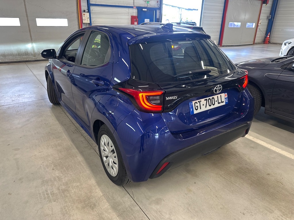 TOYOTA YARIS DYNAMIC BUSINESS